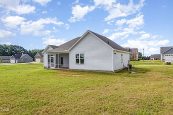 71 Royal Ave, Selma, NC 27576