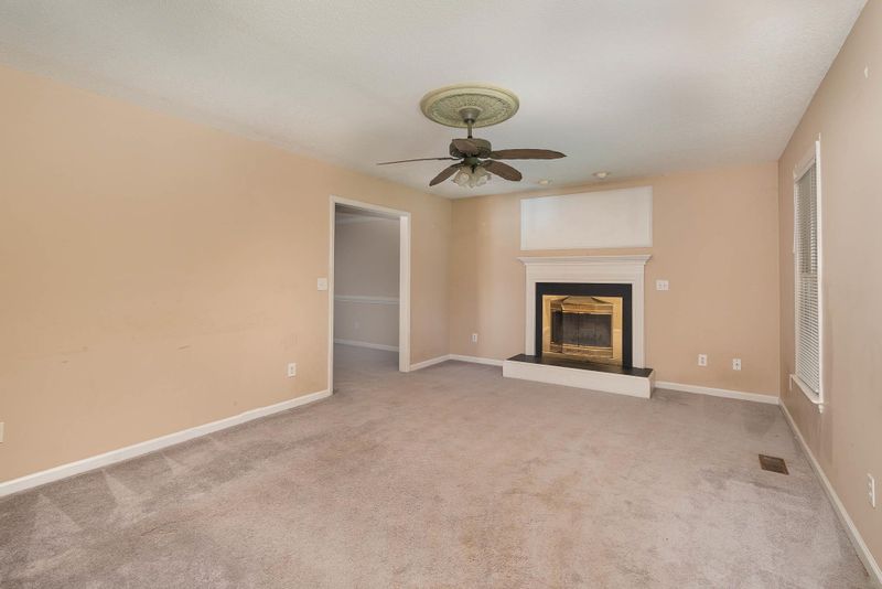 71 Stonecliff Ln, Sanford, NC 27332