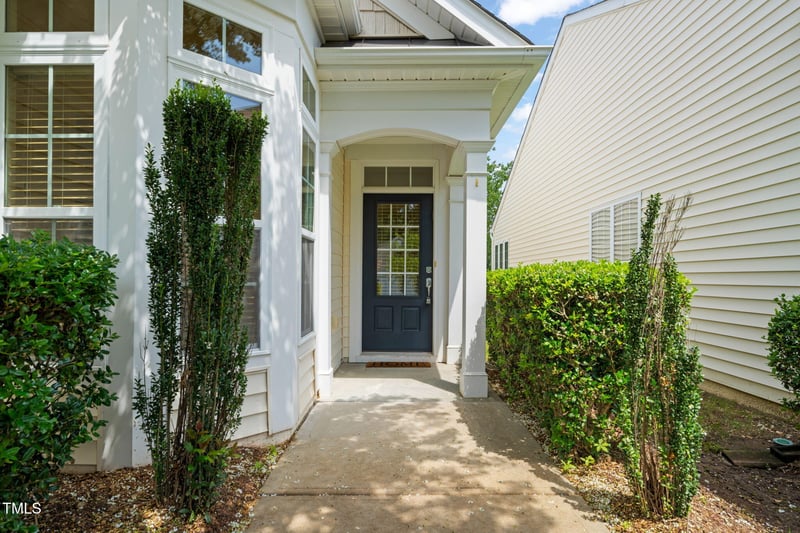 710 Burnaby Ct, Cary, NC 27519