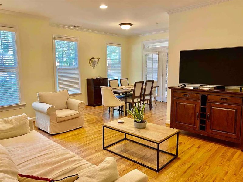 710 Copperline Dr #101, Chapel Hill, NC 27516
