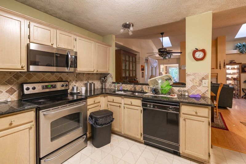 710 Grandview Dr, Durham, NC 27703