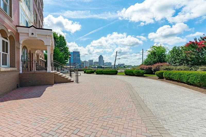 710 Independence Pl #303, Raleigh, NC 27603
