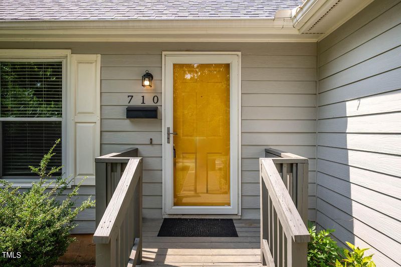 710 S Merritt Mill Rd, Chapel Hill, NC 27516