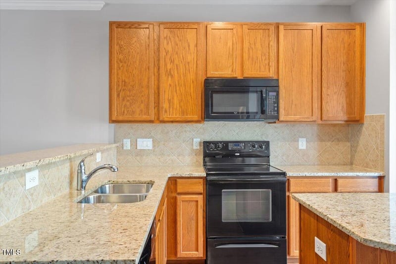 710 Samuel Cary Dr, Cary, NC 27511