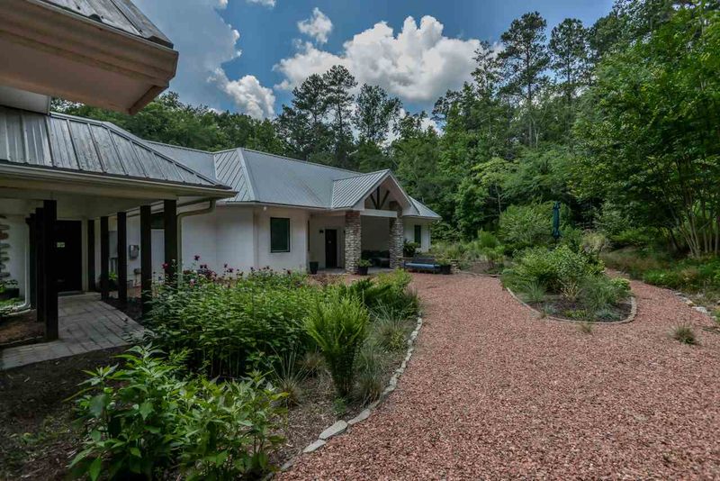 710 Sugar Spring Rd, Chapel Hill, NC 27516
