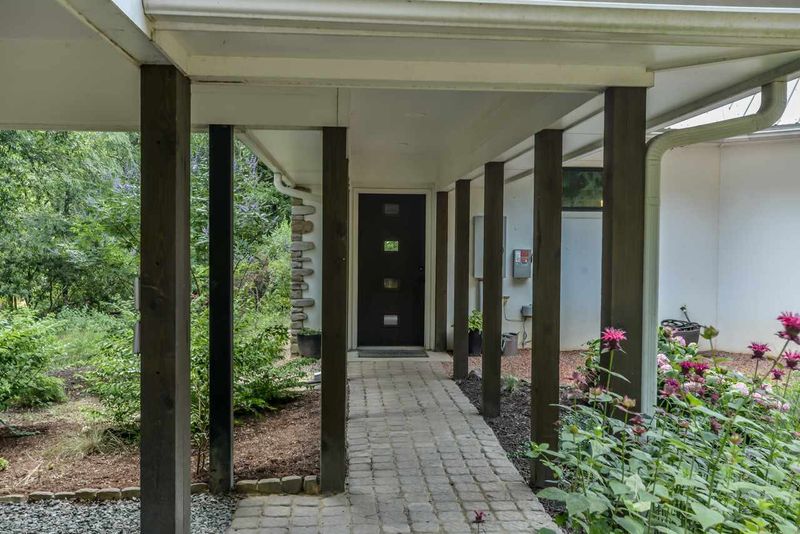 710 Sugar Spring Rd, Chapel Hill, NC 27516