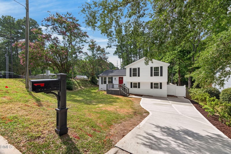 7101 Shellburne Dr, Raleigh, NC 27612
