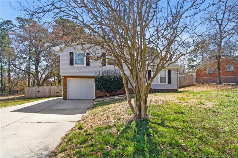 7102 Ryan St, Fayetteville, NC 28314