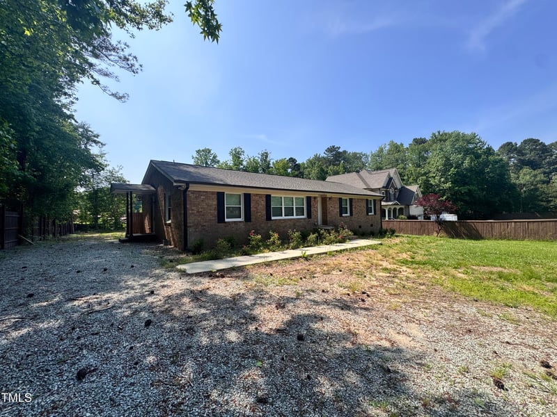 7103 Big Horn Dr, Hillsborough, NC 27278