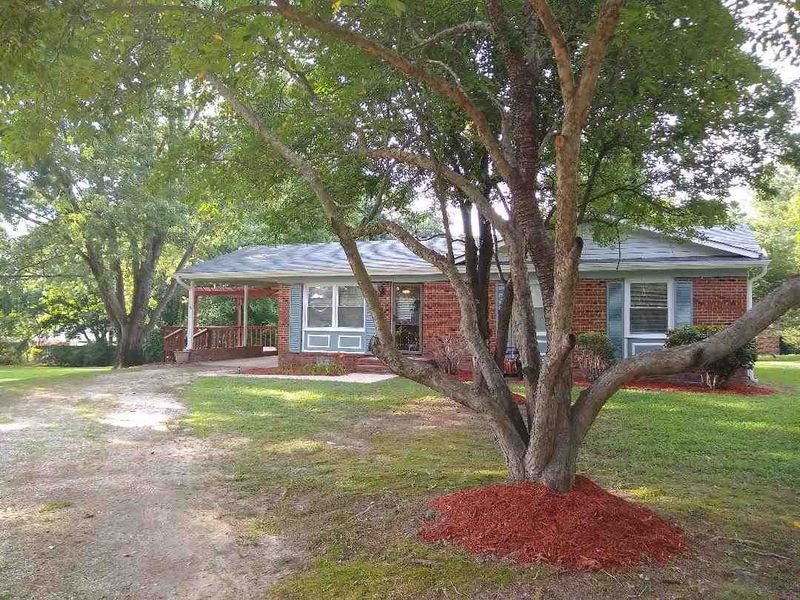 7105 Joydon Ct, Raleigh, NC 27616