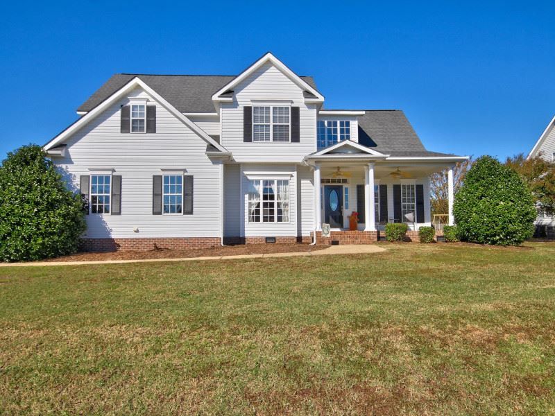 7105 Ladora Dr, Willow Springs, NC 27592