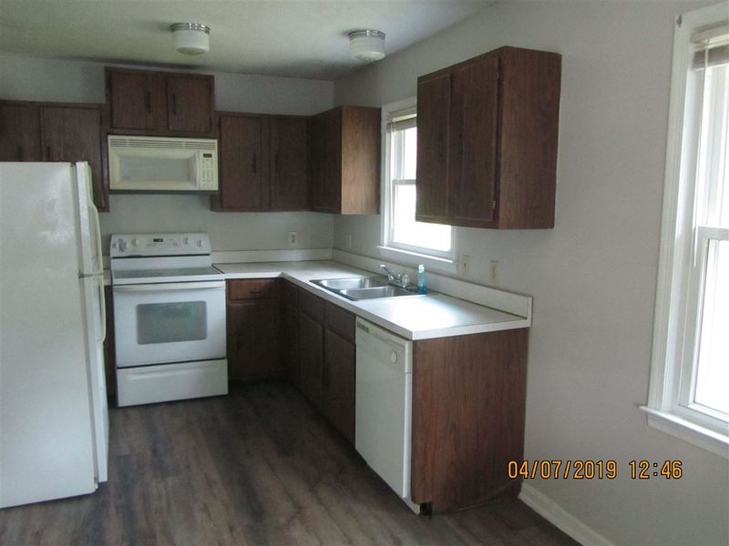 7108 Carlton Dr, Raleigh, NC 27616