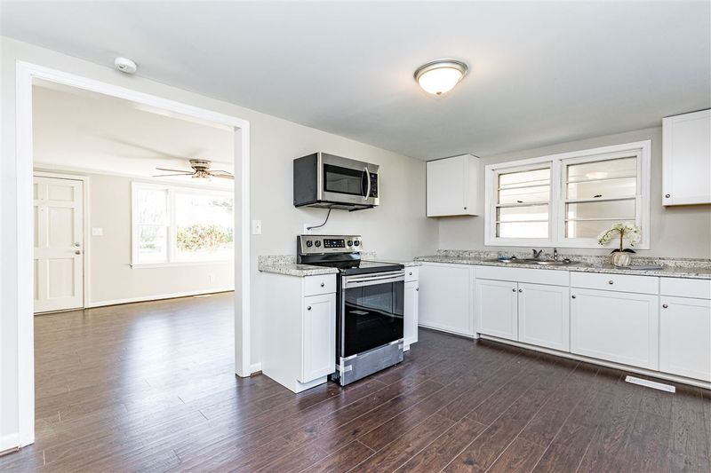 711 Astor St, Clayton, NC 27520