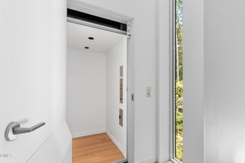 711 Berryhill Dr, Chapel Hill, NC 27516