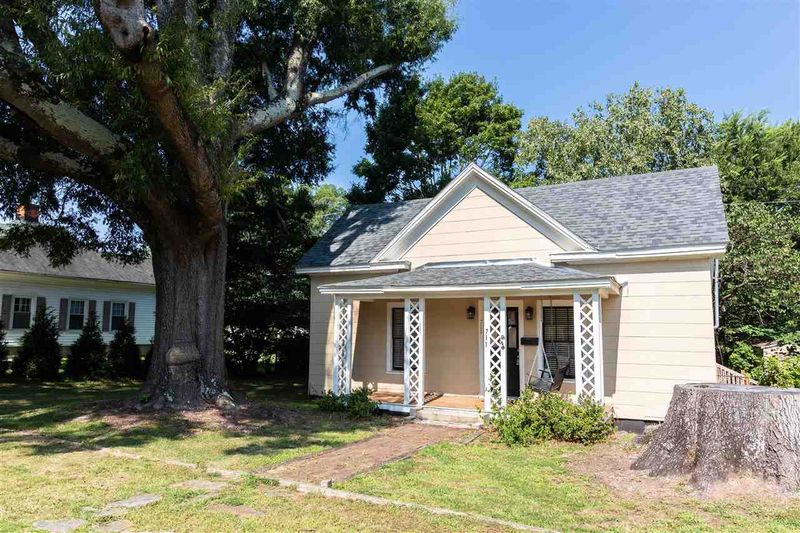 711 Brewer Ave, Wake Forest, NC 27587