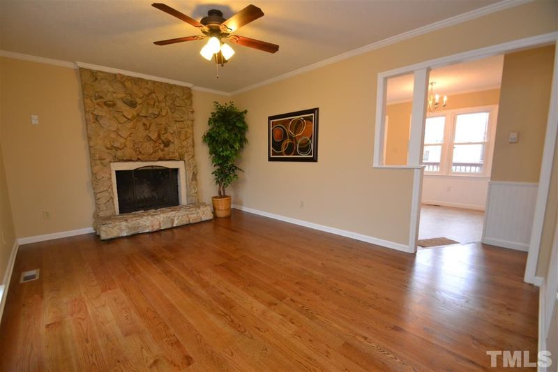 711 E Chatham St, Apex, NC 27502