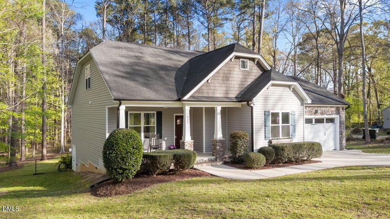 711 Fernwood Dr, Clayton, NC 27520