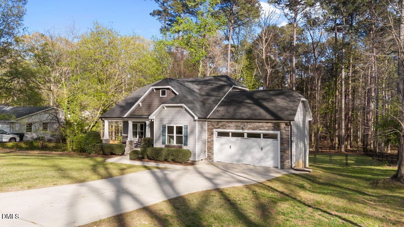 711 Fernwood Dr, Clayton, NC 27520