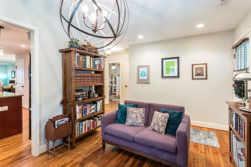 711 Glascock St, Raleigh, NC 27604