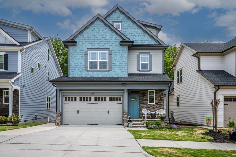 711 Goldenview Acres Ct, Apex, NC 27502