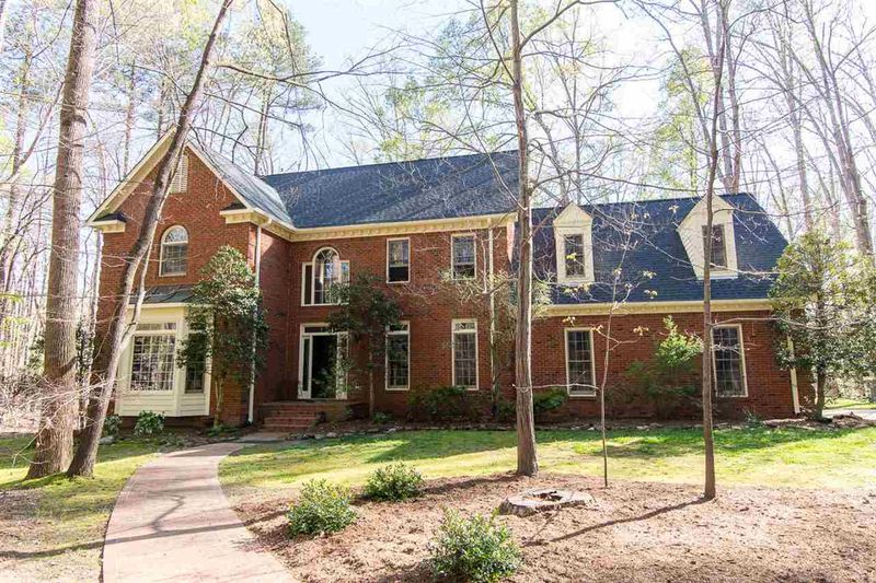 711 Oak Crest Dr, Chapel Hill, NC 27516