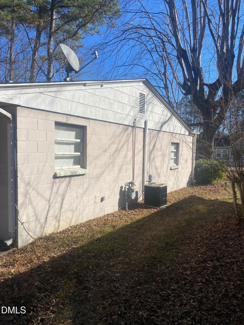 711 Old Oxford Rd, Durham, NC 27704