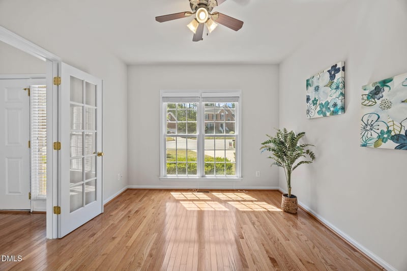 711 Oxboro Cir, Durham, NC 27713