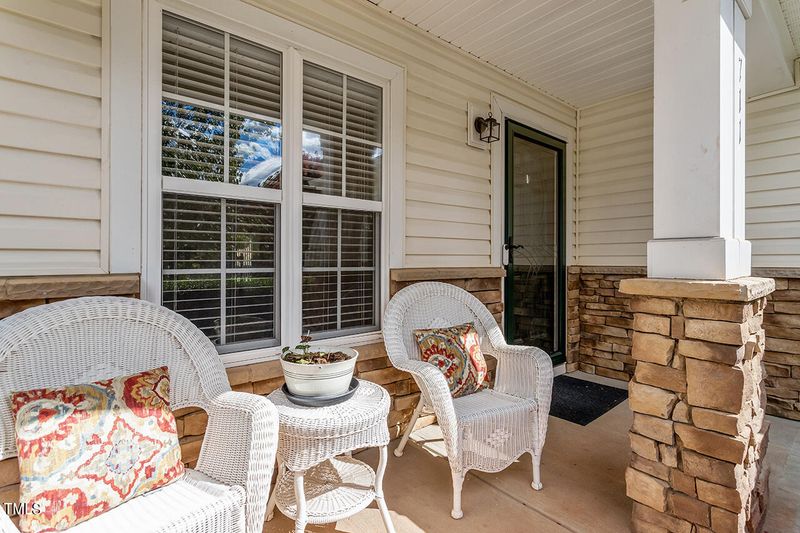 711 Weathervane Dr, Durham, NC 27703