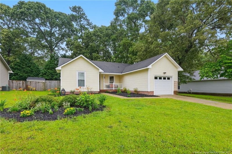 7112 Calamar Dr, Fayetteville, NC 28314