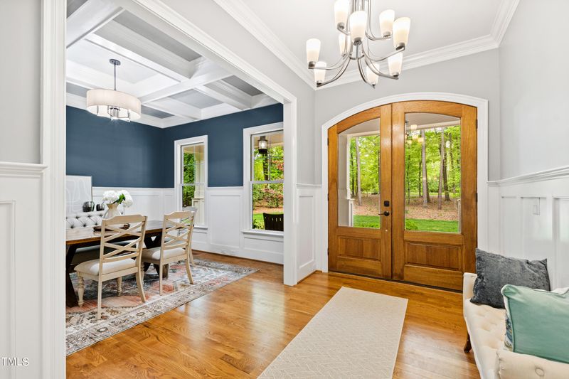 7112 Dumfries Ln, Chapel Hill, NC 27514