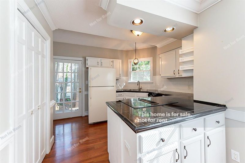 7116 Benhart Dr, Raleigh, NC 27613
