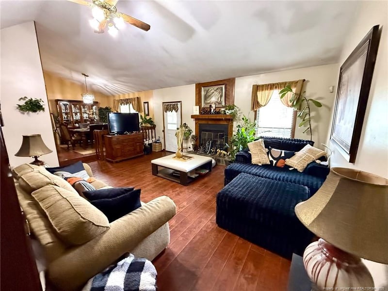 7117 Calamar Dr, Fayetteville, NC 28314