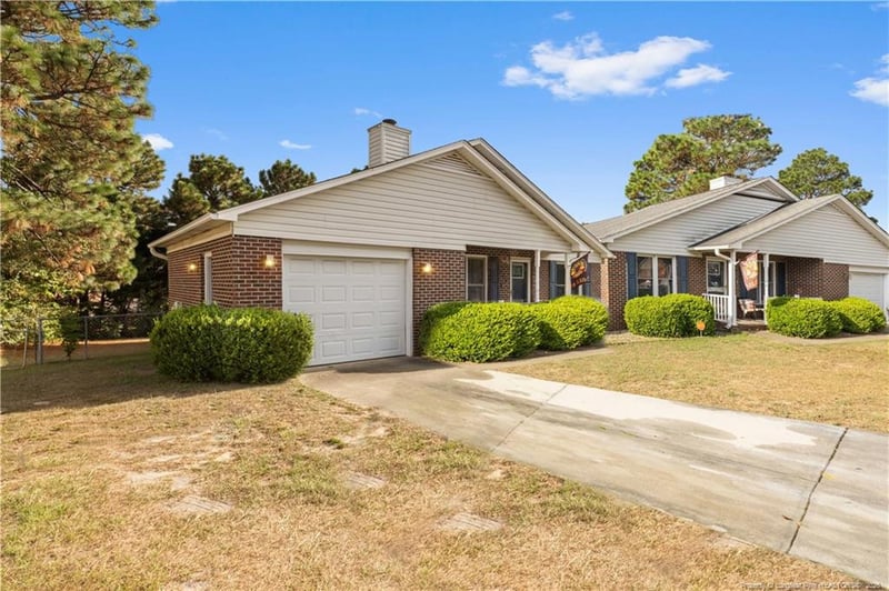 712 Alexwood Dr, Hope Mills, NC 28348