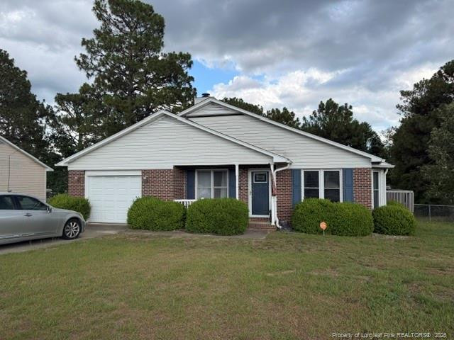 712 Alexwood Dr, Hope Mills, NC 28348