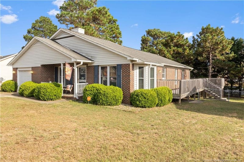 712 Alexwood Dr, Hope Mills, NC 28348