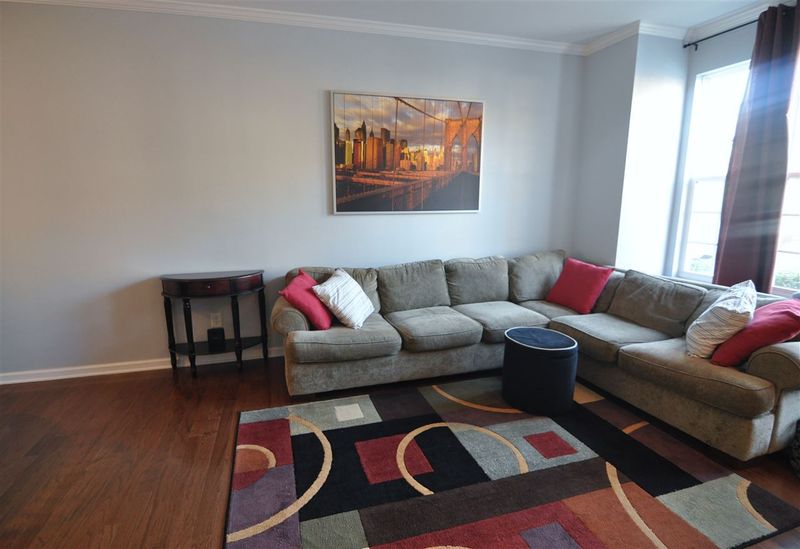 712 Bryant St, Raleigh, NC 27603