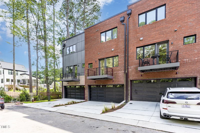 712 Chatham View Rd, Cary, NC 27511