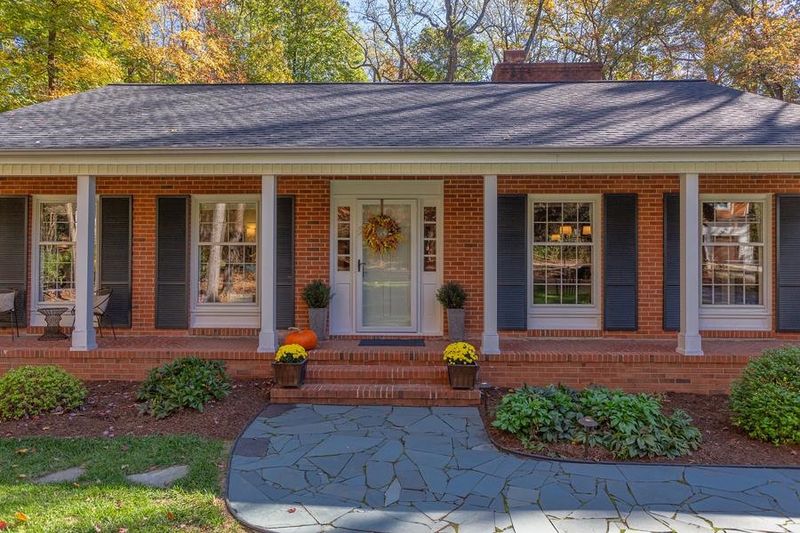 712 Coker Ln, Chapel Hill, NC 27517
