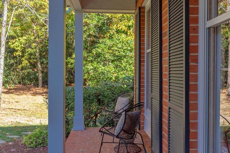 712 Coker Ln, Chapel Hill, NC 27517