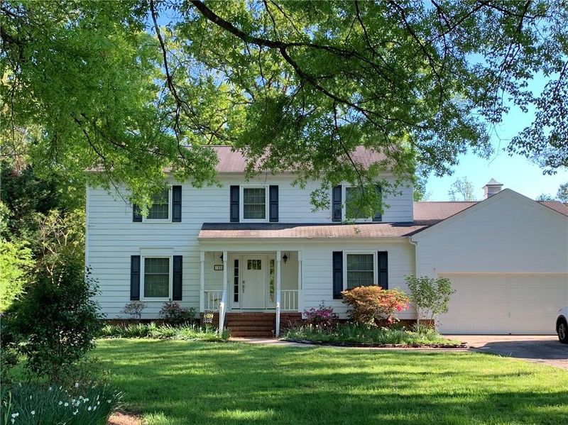 712 Colonial Dr, Burlington, NC 27215