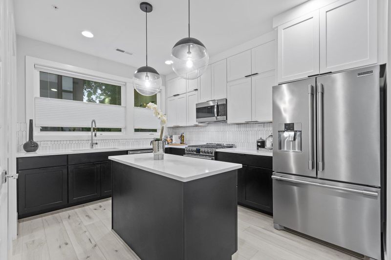 712 E Edenton St #101, Raleigh, NC 27601