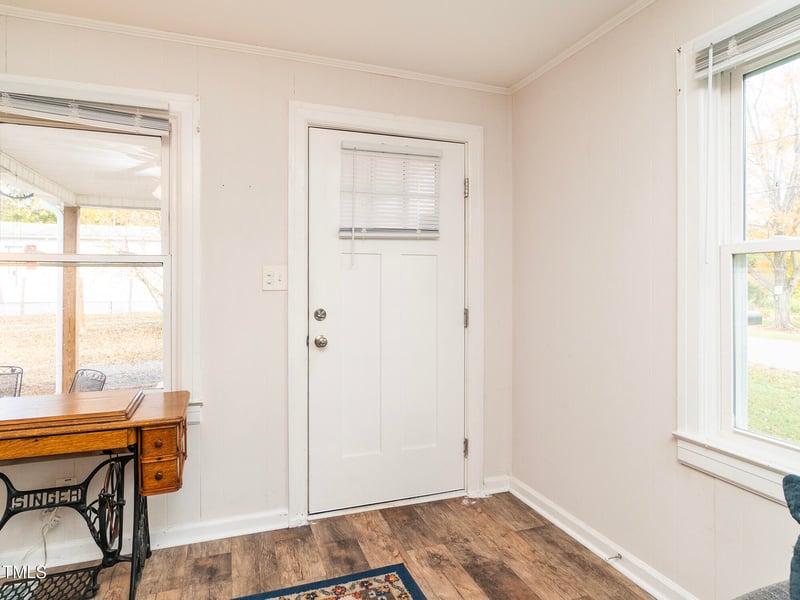 712 Elmira St, Burlington, NC 27217