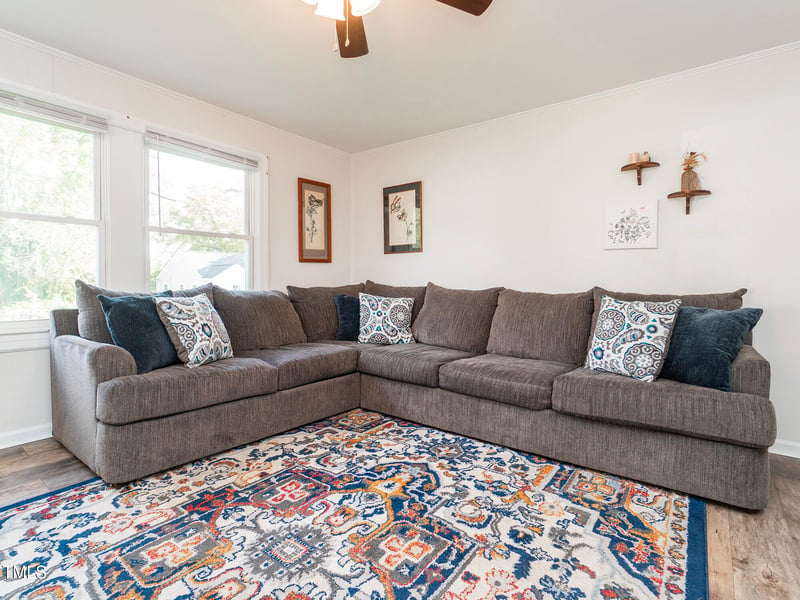 712 Elmira St, Burlington, NC 27217