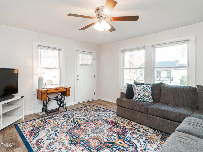 712 Elmira St, Burlington, NC 27217