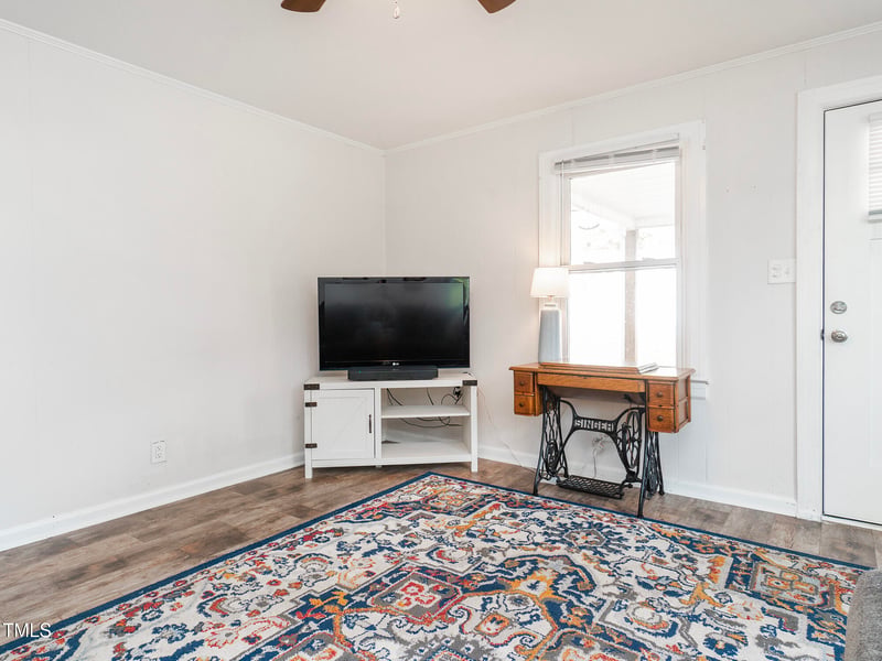 712 Elmira St, Burlington, NC 27217
