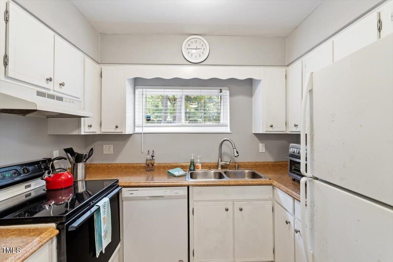 712 Godwin Ct, Raleigh, NC 27606