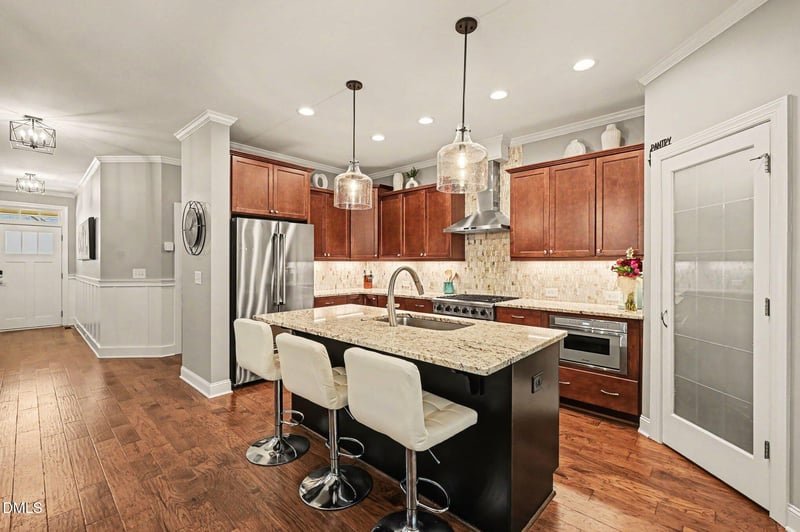 712 Goldenview Acres Ct, Apex, NC 27502