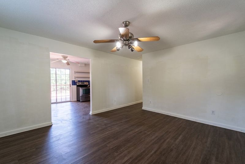 712 Grantland Dr, Raleigh, NC 27610