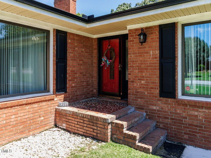 712 E Horne St, Clayton, NC 27520