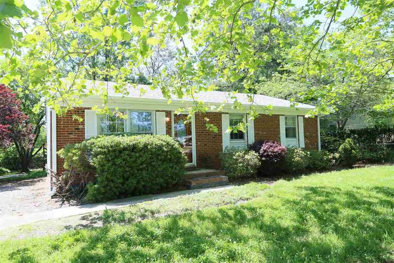 712 S Hughes St, Apex, NC 27502